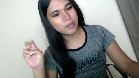 Snapshot of asianblk_barbiedoll chatting on July 9, 1:09 am asianblk_barbiedoll online show from July 9, 1:09 am