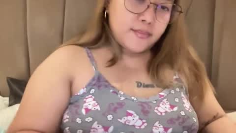 Snapshot of asianbunny10 chatting on May 15, 1:51 pm Curvy online show from May 15, 1:51 pm
