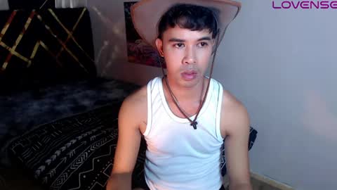 asiancum_peter online show from April 13, 2:06 am