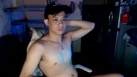 Snapshot of asiandreamboyx chatting on January 26, 3:36 pm asiandreamboyx online show from January 26, 3:36 pm