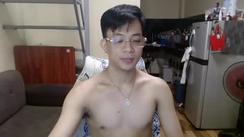 Snapshot of asiandreamboyx chatting on March 12, 4:41 am asiandreamboyx online show from March 12, 4:41 am