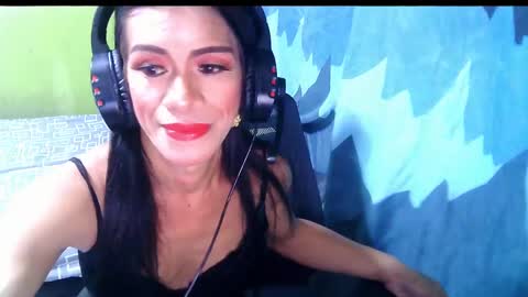 Snapshot of asiangoddezzts chatting on December 7, 3:41 pm Miss Audrey L Monel online show from December 7, 3:41 pm