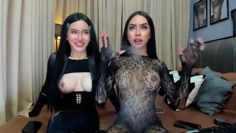 Snapshot of asianhugecockcindy chatting on December 27, 9:22 pm asianhugecockcindy online show from December 27, 9:22 pm