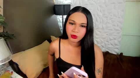 Snapshot of asianhugecockjulia1 chatting on November 1, 9:11 am JULIA online show from November 1, 9:11 am