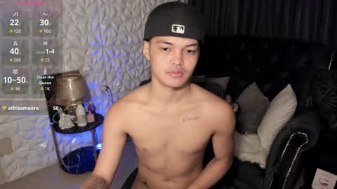 Snapshot of asianhugescott chatting on December 4, 9:56 pm VICTORIA SCOTT online show from December 4, 9:56 pm