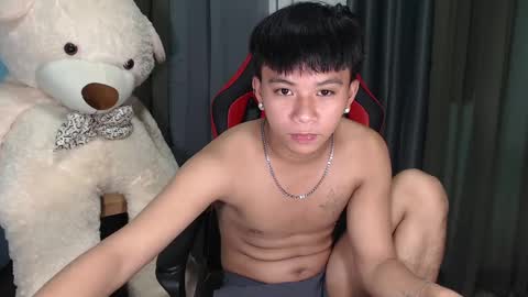 Snapshot of asianhunk_zam chatting on December 12, 3:59 pm Zam online show from December 12, 3:59 pm