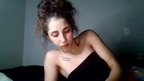 Snapshot of asianicolee chatting on April 24, 4:37 am asianicolee online show from April 24, 4:37 am
