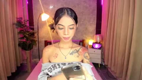 Snapshot of asianprettypetite chatting on November 5, 6:24 am CHESKA online show from November 5, 6:24 am