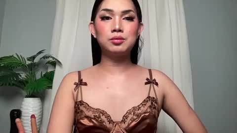 Lily online show from June 24, 10:47 am