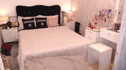 Snapshot of asiantartcummers chatting on February 20, 4:25 pm Kylie online show from February 20, 4:25 pm