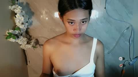 Snapshot of asiantreasures chatting on April 30, 10:10 am kisses online show from April 30, 10:10 am