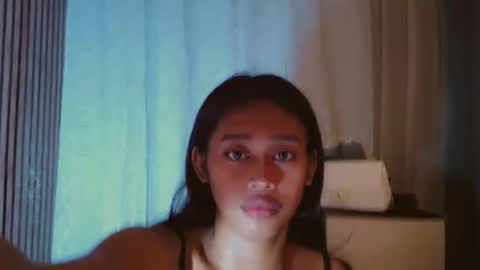 Snapshot of asiantreasures chatting on June 6, 4:23 pm kisses online show from June 6, 4:23 pm
