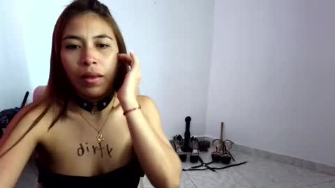 Snapshot of asiri_smith chatting on June 8, 12:38 pm Asiri online show from June 8, 12:38 pm
