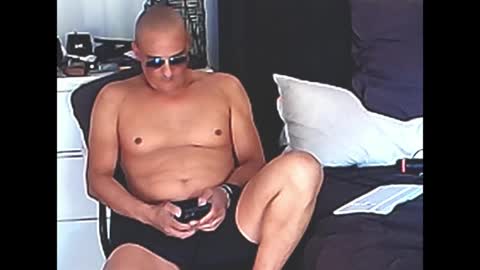 askil8802 online show from April 4, 6:33 am