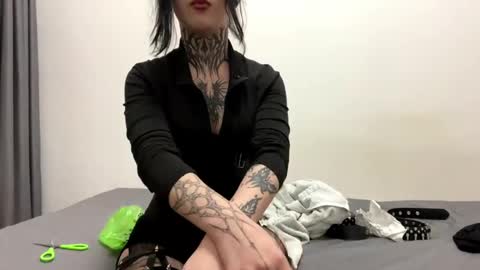 aslaourdi online show from April 5, 6:05 pm