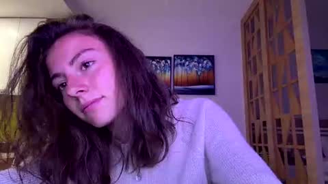 Snapshot of asleyfabello chatting on June 22, 12:46 pm Monica online show from June 22, 12:46 pm