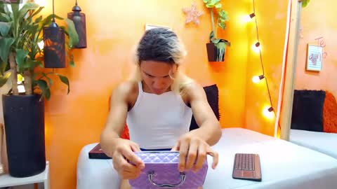 ASLY online show from December 7, 10:56 am