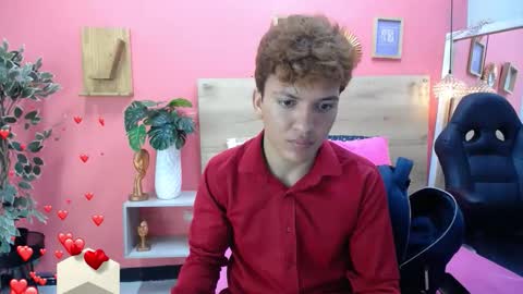 Snapshot of aslyhernandez chatting on May 1, 9:58 am ASLY online show from May 1, 9:58 am