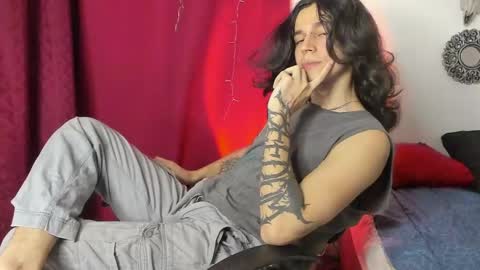 Snapshot of asmodeuszz chatting on December 3, 8:39 pm asmodeuszz online show from December 3, 8:39 pm