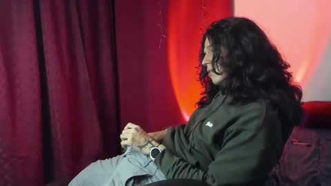 Snapshot of asmodeuszz chatting on December 4, 6:00 am asmodeuszz online show from December 4, 6:00 am