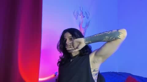 Snapshot of asmodeuszz chatting on December 6, 1:07 am asmodeuszz online show from December 6, 1:07 am