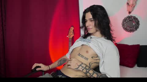 Snapshot of asmodeuszz chatting on December 20, 4:31 am asmodeuszz online show from December 20, 4:31 am