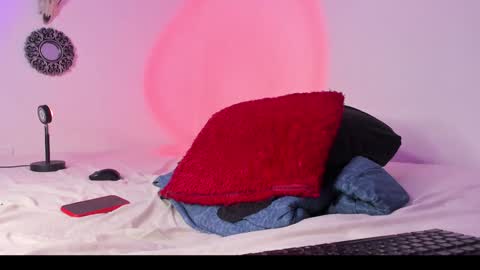 Snapshot of asmodeuszz chatting on December 21, 4:09 am asmodeuszz online show from December 21, 4:09 am