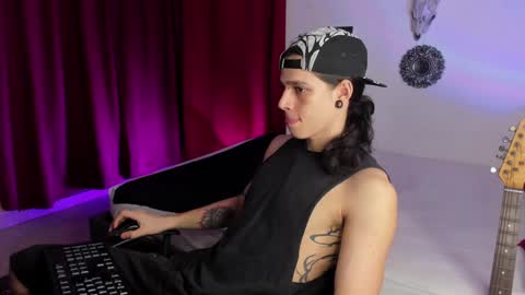 Snapshot of asmodeuszz chatting on January 20, 5:26 am asmodeuszz online show from January 20, 5:26 am