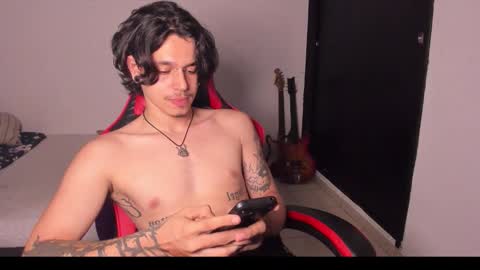 asmodeuszz online show from March 18, 11:41 pm