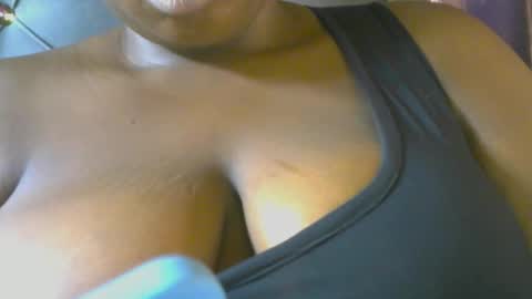 Snapshot of ass_playbuttom chatting on December 20, 2:02 pm assplaybuttom online show from December 20, 2:02 pm