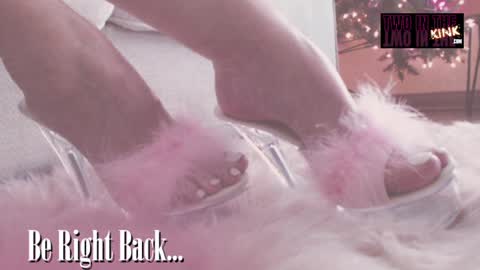 Snapshot of assleighabbott chatting on December 23, 12:25 am ASSleigh Abbott online show from December 23, 12:25 am