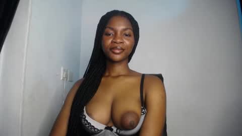 Snapshot of assy_ebony chatting on April 18, 8:31 pm Lily online show from April 18, 8:31 pm