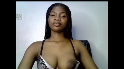 Snapshot of assy_ebony chatting on April 26, 8:17 pm Lily online show from April 26, 8:17 pm