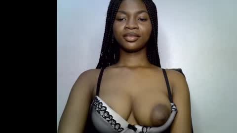 Snapshot of assy_ebony chatting on April 28, 9:42 pm Lily online show from April 28, 9:42 pm