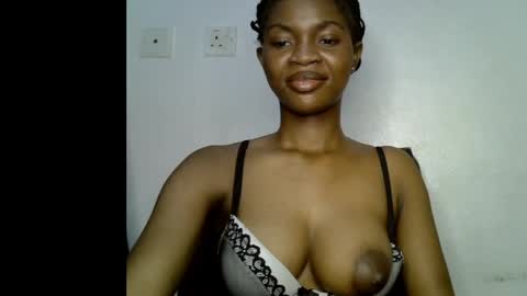 Snapshot of assy_ebony chatting on May 2, 8:58 pm Lily online show from May 2, 8:58 pm
