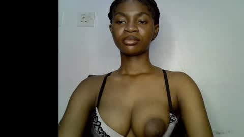 Snapshot of assy_ebony chatting on May 6, 1:14 am Lily online show from May 6, 1:14 am