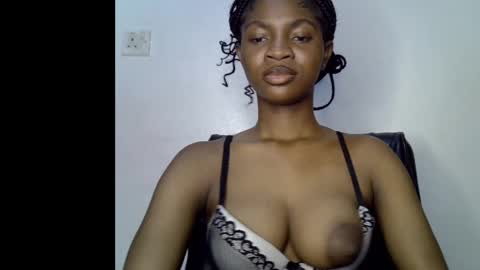 Snapshot of assy_ebony chatting on May 7, 8:25 pm Lily online show from May 7, 8:25 pm