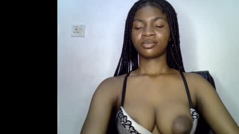 Snapshot of assy_ebony chatting on May 8, 9:31 pm Lily online show from May 8, 9:31 pm