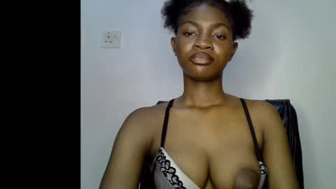 Snapshot of assy_ebony chatting on May 11, 10:29 pm Lily online show from May 11, 10:29 pm