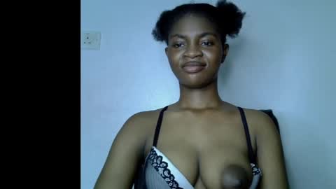 Snapshot of assy_ebony chatting on May 13, 9:22 pm Lily online show from May 13, 9:22 pm