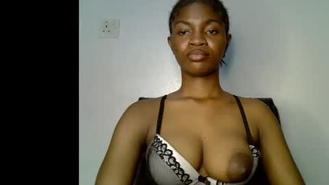Snapshot of assy_ebony chatting on May 20, 9:32 pm Lily online show from May 20, 9:32 pm