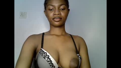 Snapshot of assy_ebony chatting on May 24, 10:04 pm Lily online show from May 24, 10:04 pm