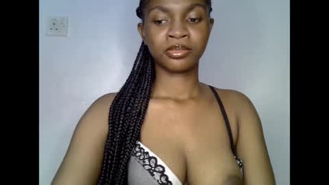 Snapshot of assy_ebony chatting on May 31, 10:33 pm Lily online show from May 31, 10:33 pm