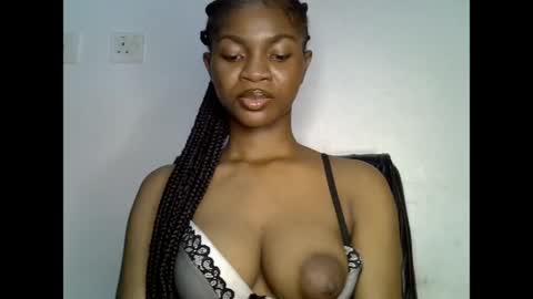 Snapshot of assy_ebony chatting on June 1, 9:05 pm Lily online show from June 1, 9:05 pm