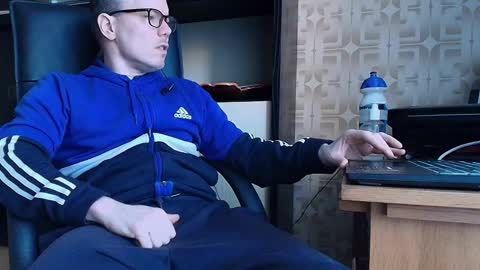 Snapshot of asterion51 chatting on December 21, 2:57 pm asterion51 online show from December 21, 2:57 pm