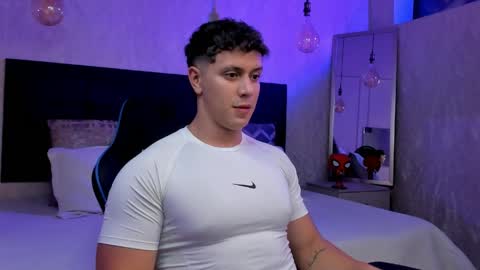 astonhills online show from April 15, 1:01 am