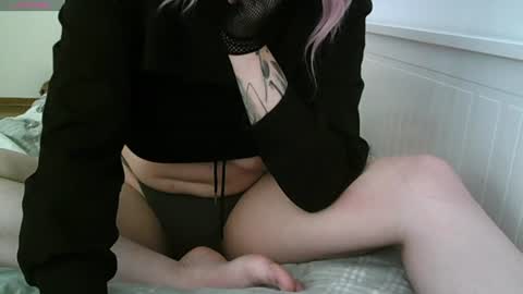 Snapshot of astrasluttyhole chatting on June 14, 2:24 am Astra online show from June 14, 2:24 am