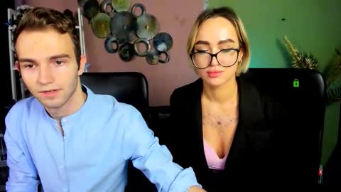 astren online show from November 27, 1:24 pm