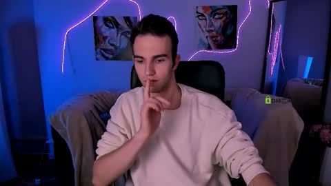 astren online show from February 3, 6:40 am