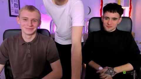 astren online show from February 5, 8:13 pm